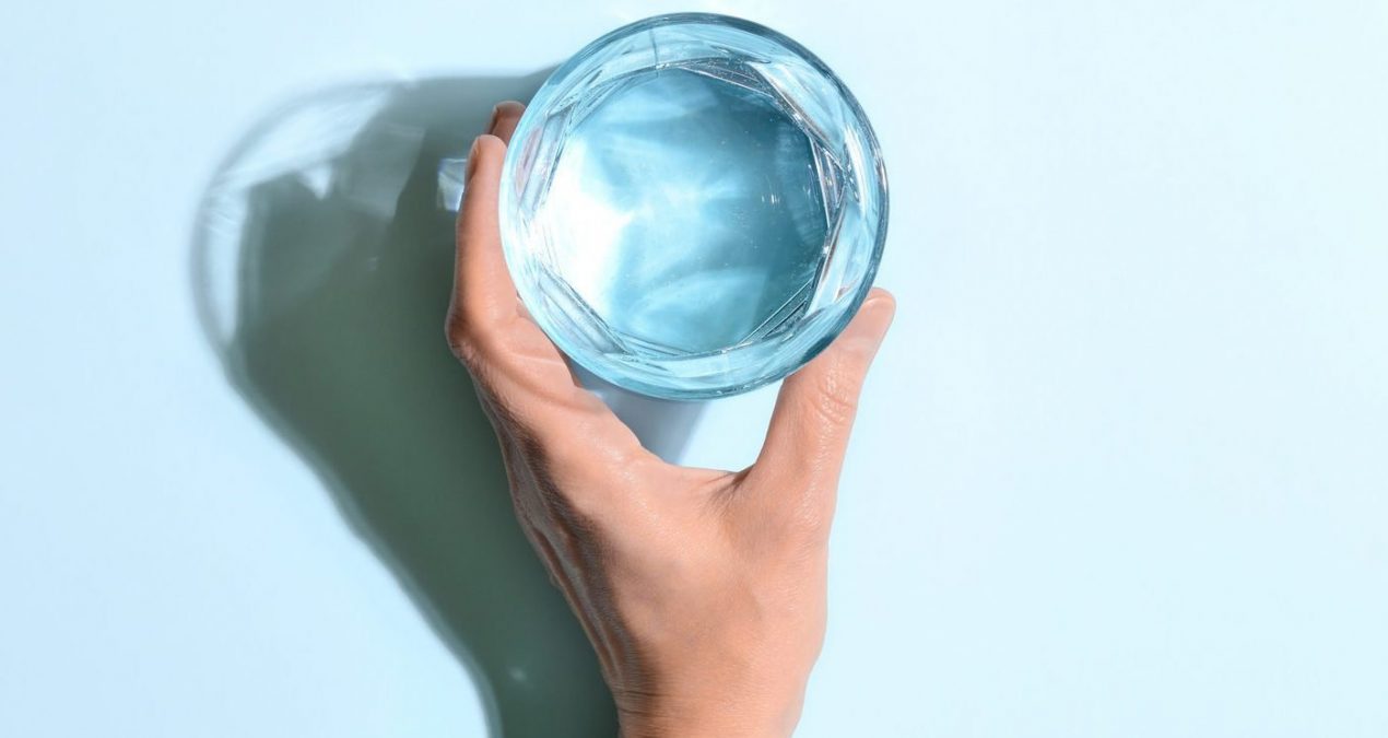 Buvez-vous trop d’eau ? 9 signes révélateurs, des nutritionnistes